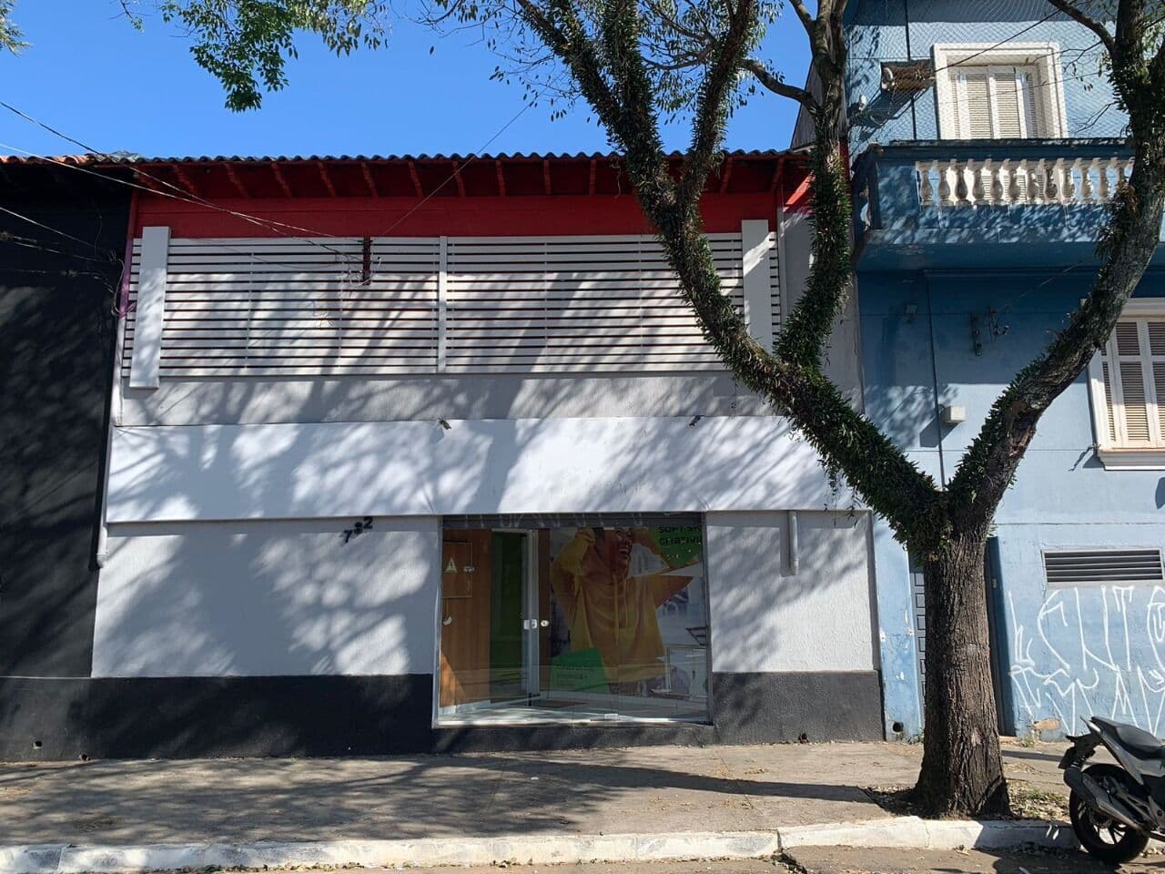 PONTO COMERCIAL PRONTO PARA USO AO LADO DO METRÔ PRAÇA DA ÁRVORE.