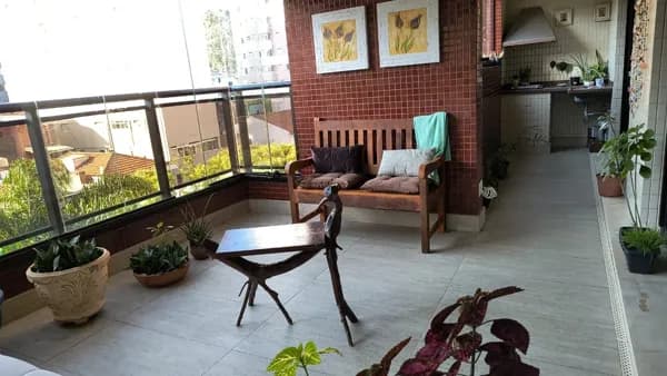 Apartamento Alto Padrão com 208 m² na Vila Mariana, 4 Suítes e 4 Vagas!