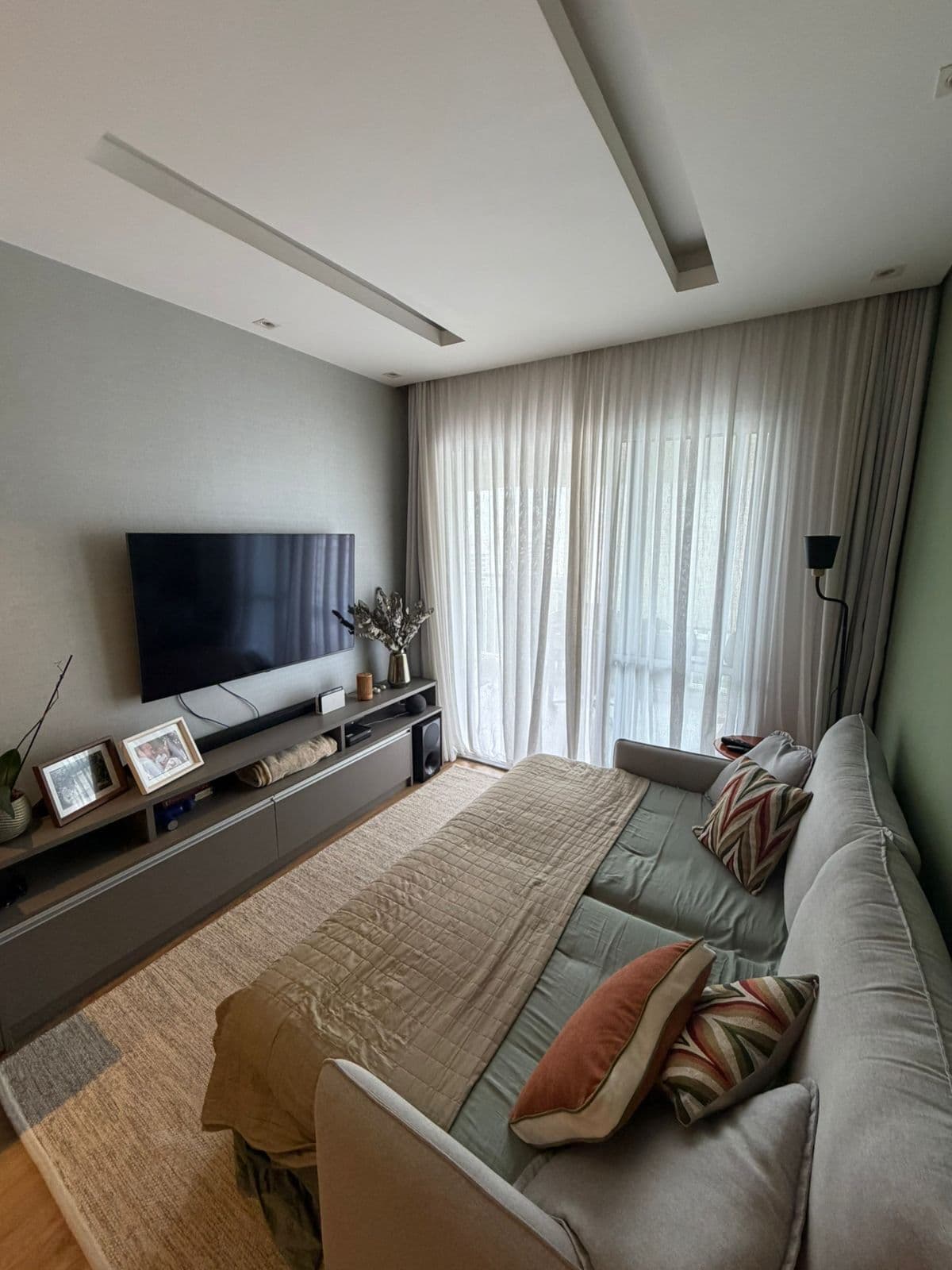 Apartamento 96m² com 2 dormitórios, 1 suíte e varanda gourmet.