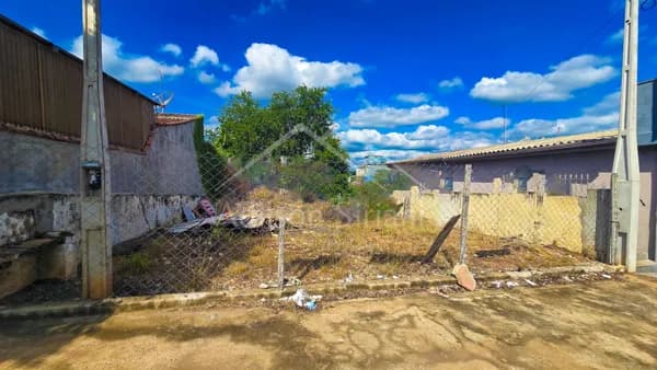 Terreno à venda no bairro Palmital