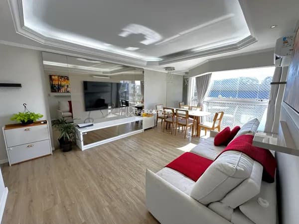 Apartamento com suíte + closet no Kobrasol | Semi mobiliado + pronto para morar
