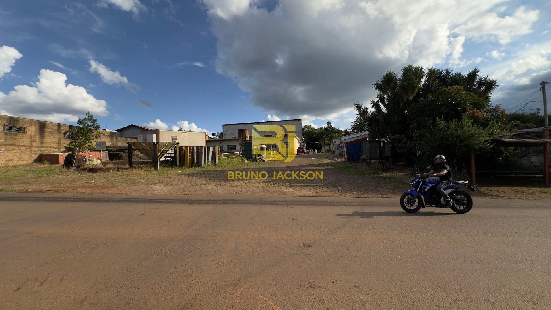 Área comercial à venda no bairro Vila Fabril - Anápolis/GO