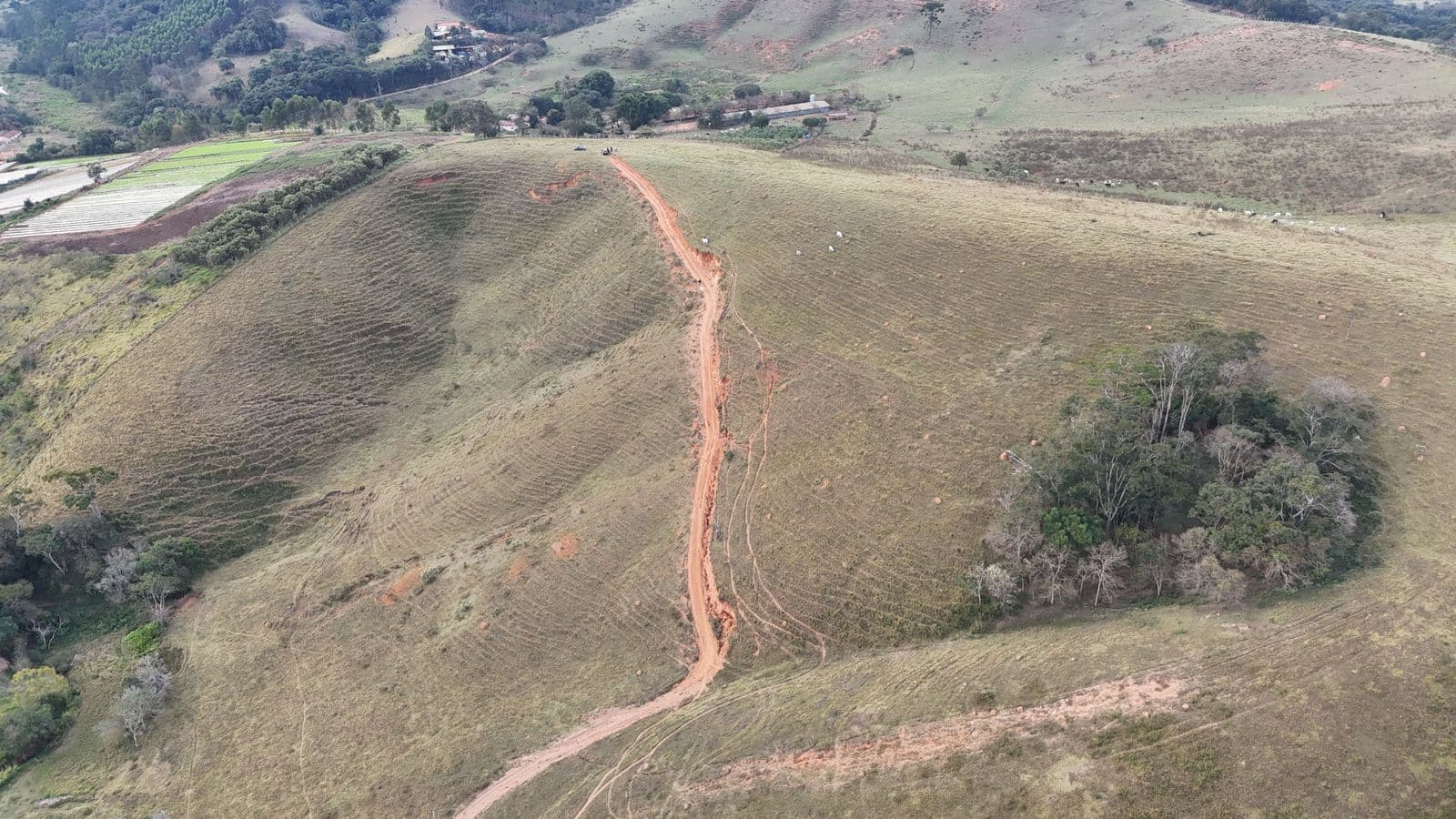 Terreno à venda no bairro Zona Rural em Pinhalzinho/SP