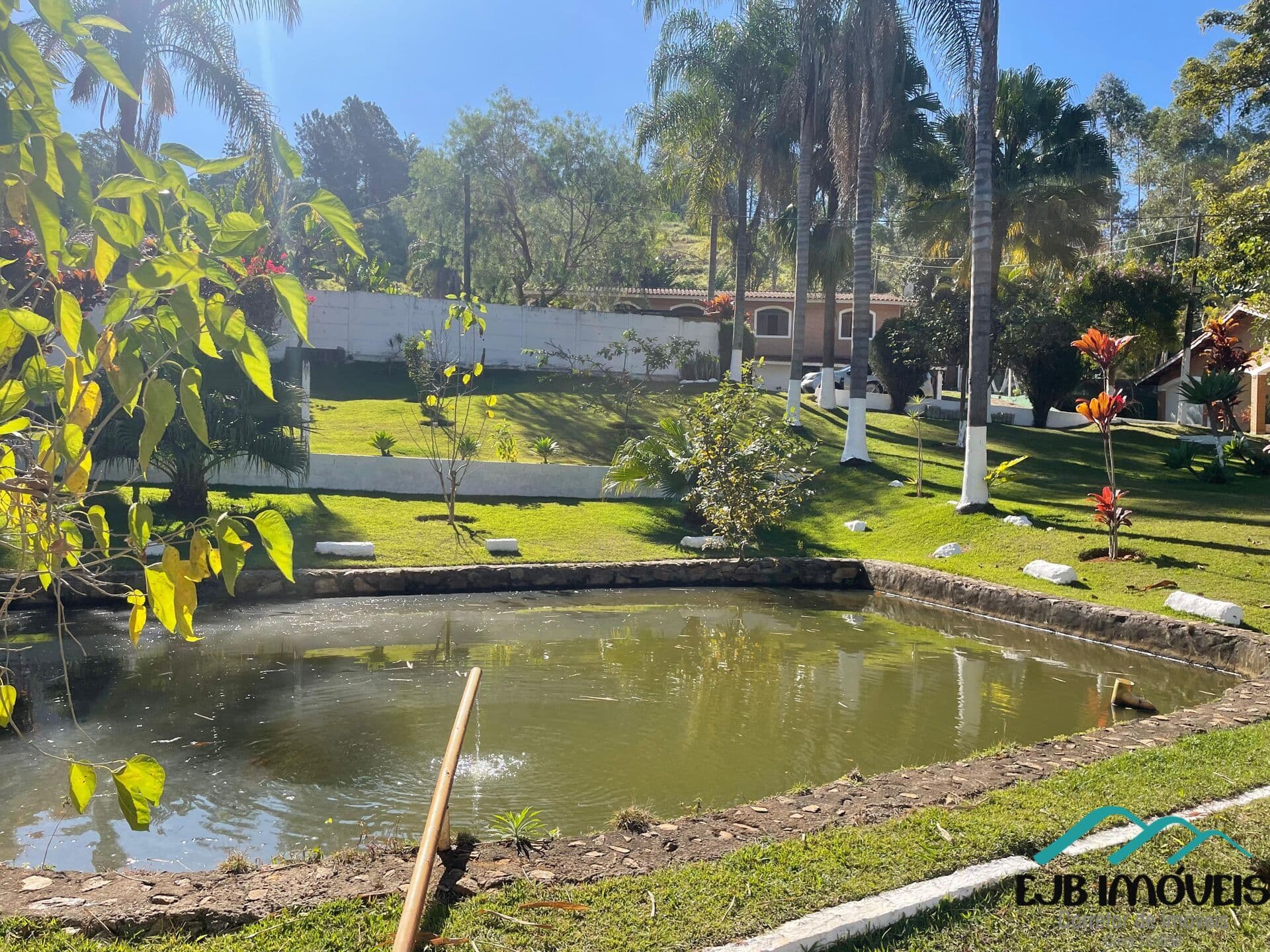🏡✨ Chácara Completa a 800m do Centro – Porteira Fechada!