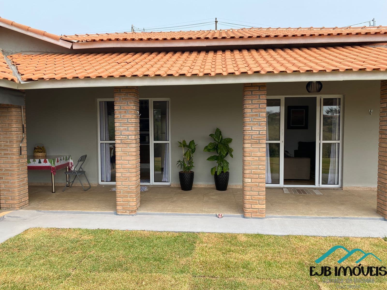 🌴🏡 Chácara em Condomínio em Pinhalzinho/SP – 3 Dormitórios com Churrasqueira!