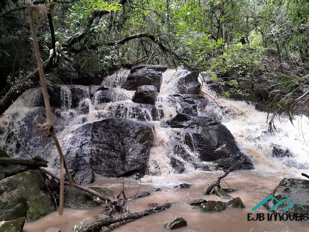 🌄💦 Terreno Exclusivo com Cachoeira – Vista Incrível e Alto Potencial!