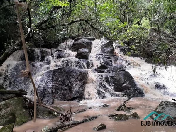 🌄💦 Terreno Exclusivo com Cachoeira – Vista Incrível e Alto Potencial!