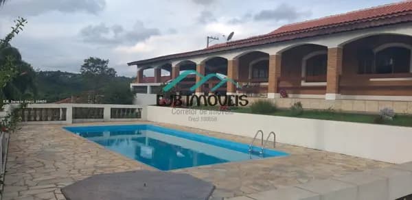Sítio à venda no bairro Zona Rural em Pinhalzinho/SP