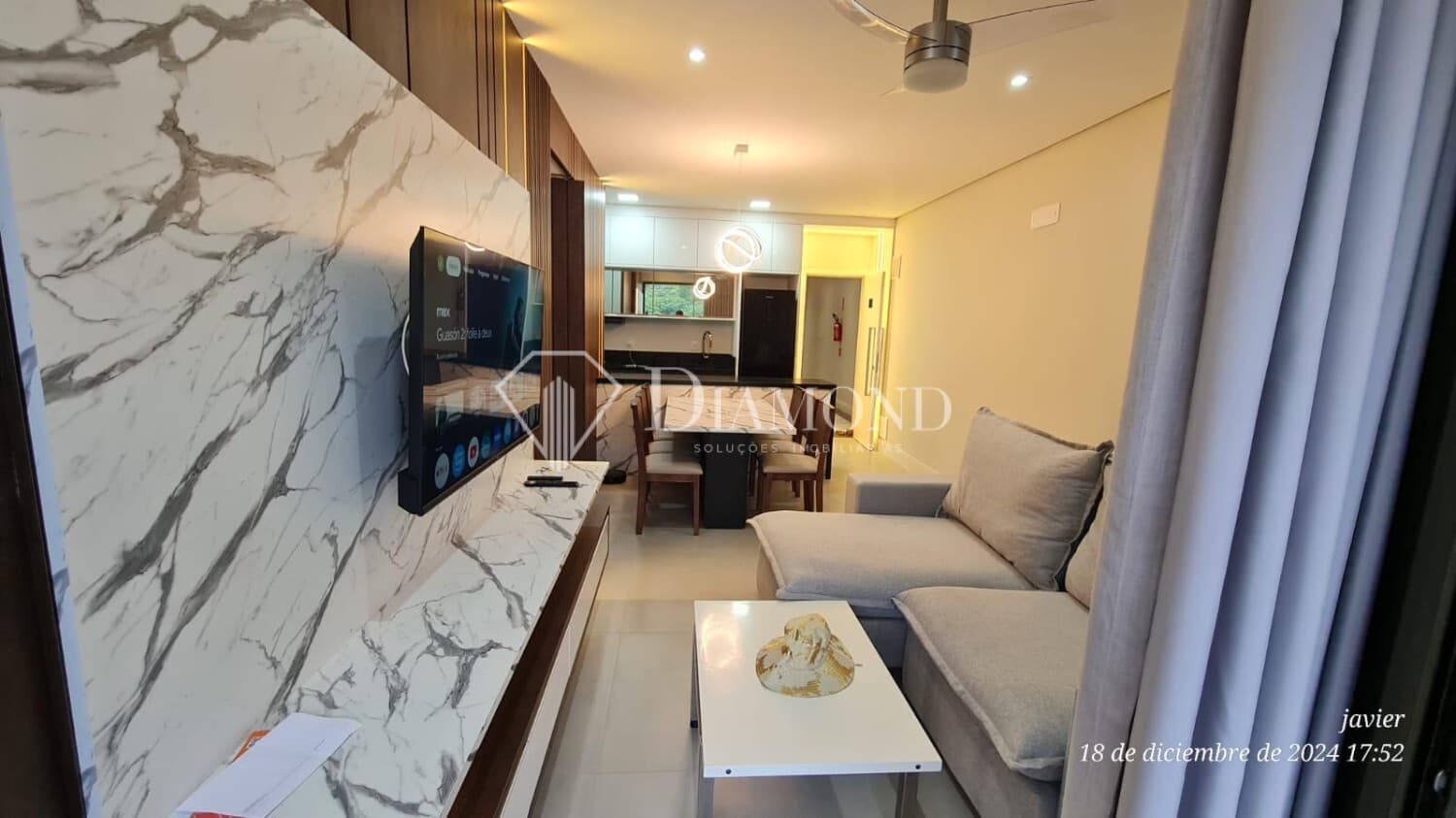 Apartamento à venda no bairro Praia de Palmas em Governador Celso Ramos/SC
