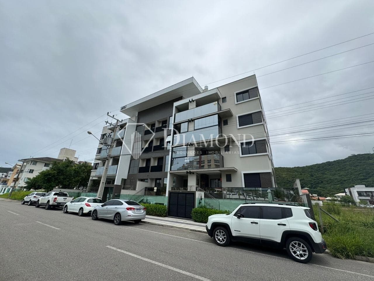 Apartamento à venda no bairro Praia de Palmas em Governador Celso Ramos/SC