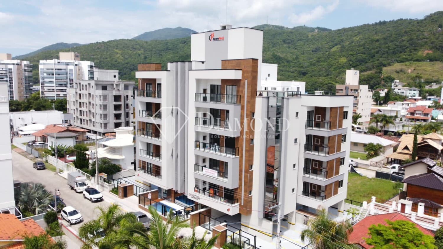 Apartamento à venda no bairro Praia de Palmas em Governador Celso Ramos/SC