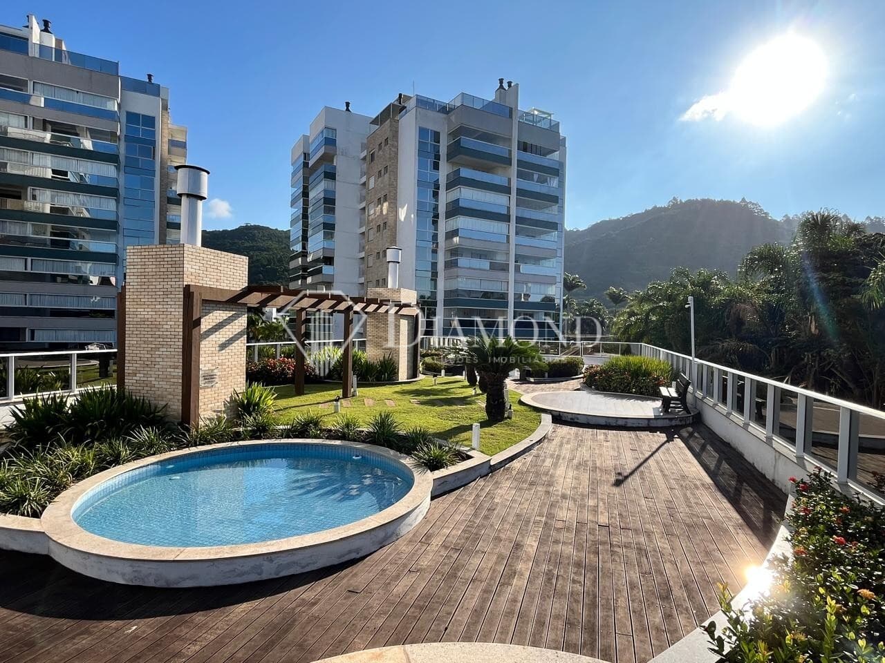 Apartamento à venda no bairro Praia de Palmas em Governador Celso Ramos/SC