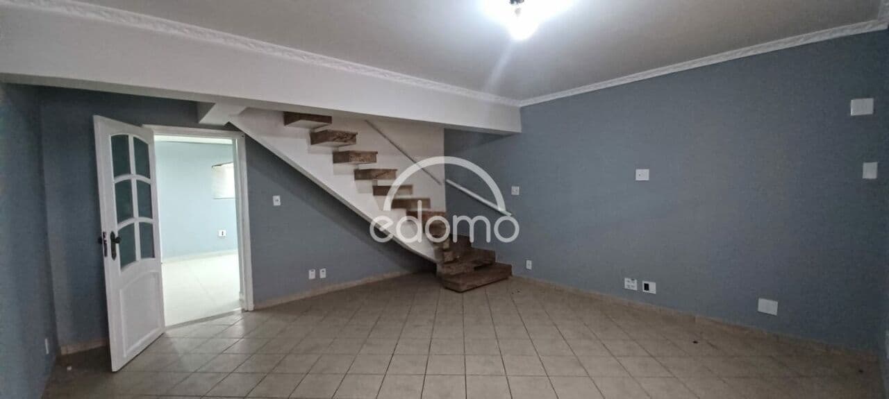 ALUGA-SE CASA COMERCIAL NA VILA GOMES CARDIM - EXCELENTE OPORTUNIDADE