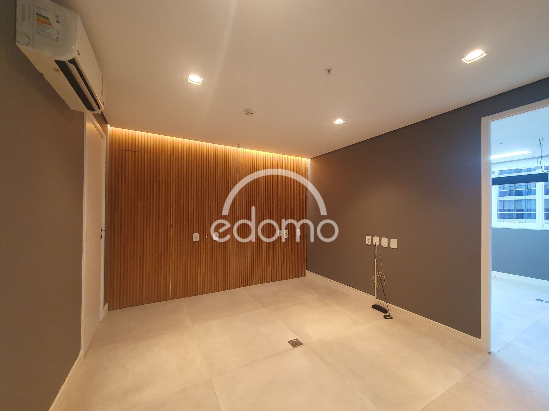 ALUGA-SE SALA COMERCIAL NA CIDADE MONÇÕES - EXCELENTE OPORTUNIDADE