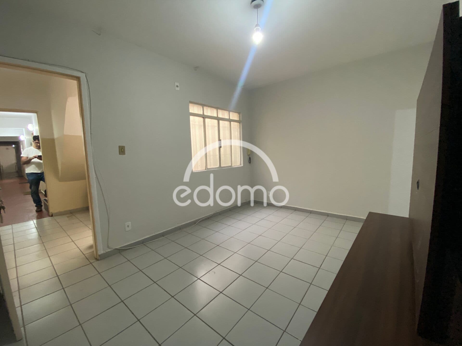 ALUGA-SE APARTAMENTO NA VILA REGENTE FEIJÓ - EXCELENTE OPORTUNIDADE