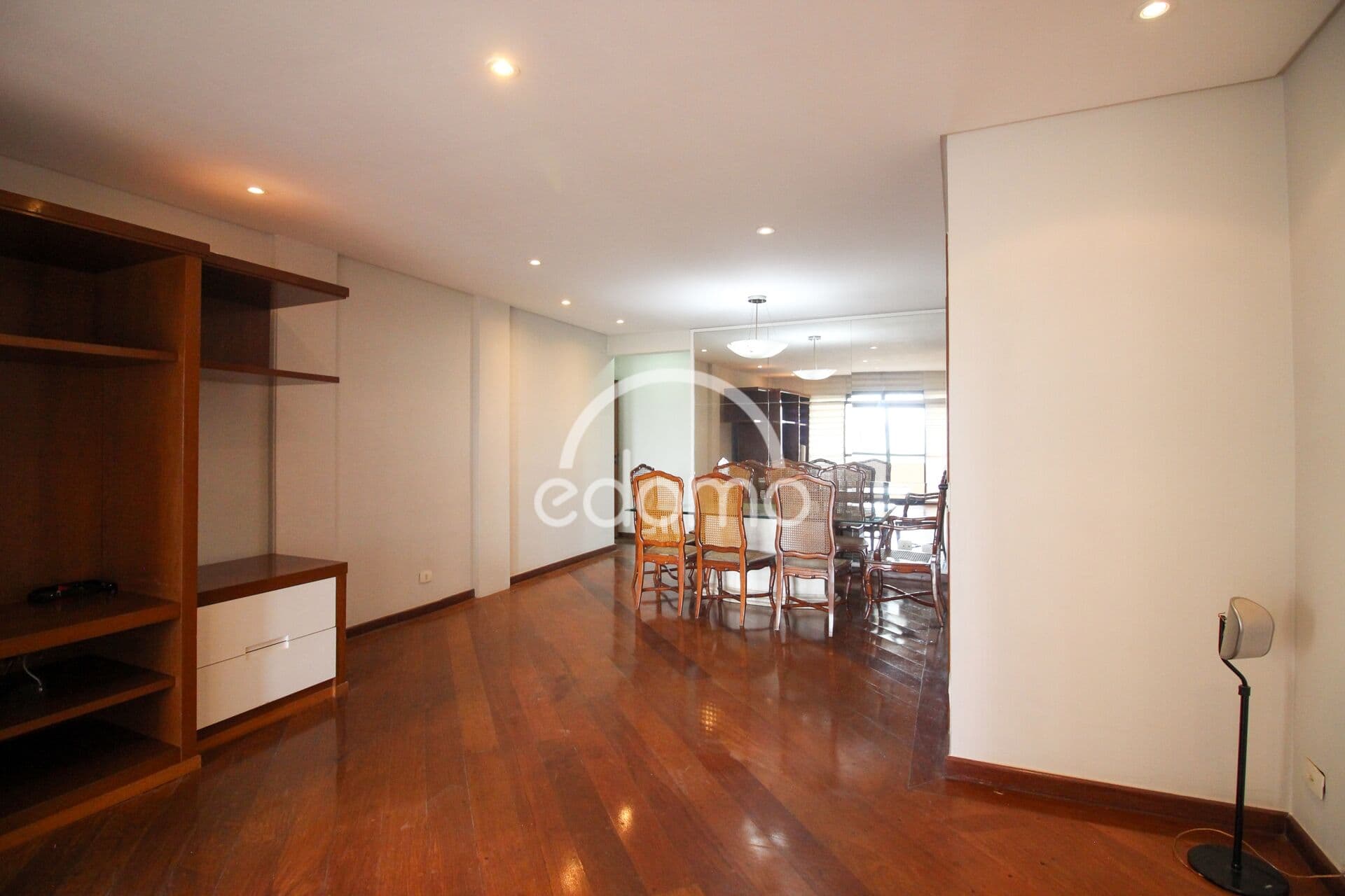 ALUGA-SE APARTAMENTO EM ALPHAVILLE - EXCELENTE OPORTUNIDADE