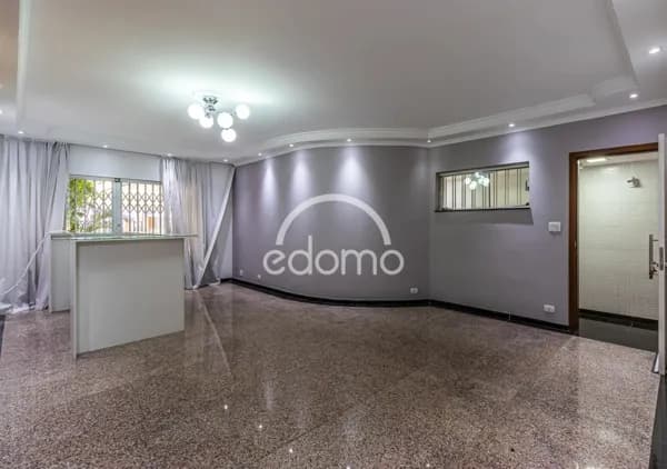 ALUGA-SE CASA COMERCIAL NA VILA GOMES CARDIM - EXCELENTE OPORTUNIDADE