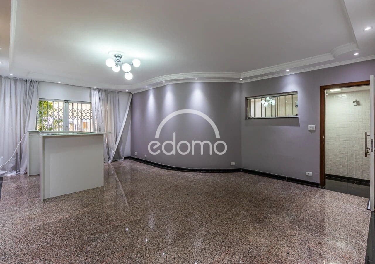 ALUGA-SE CASA COMERCIAL NA VILA GOMES CARDIM - EXCELENTE OPORTUNIDADE