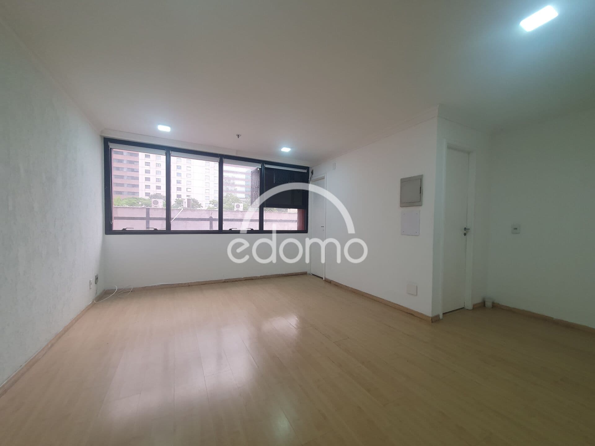 ALUGA-SE SALA COMERCIAL NA VILA OLIMPIA - EXCELENTE OPORTUNIDADE