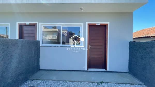 Casa com 2 Dormitórios Próxima à Lagoa do Mirim