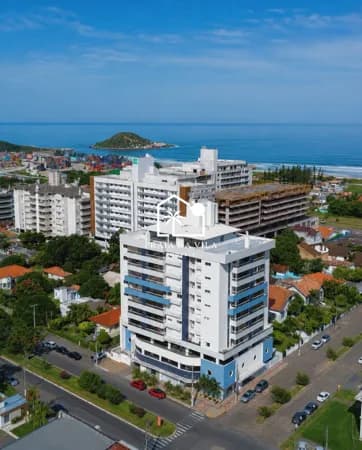 Apartamento com 3 Dormitórios, Sendo 1 Suíte e Vista Mar no Centro de Imbituba