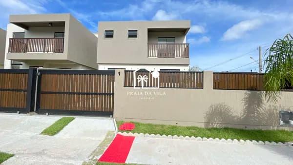 Casa com 3 Dormitórios, sendo 2 suítes em Loteamento Planejado