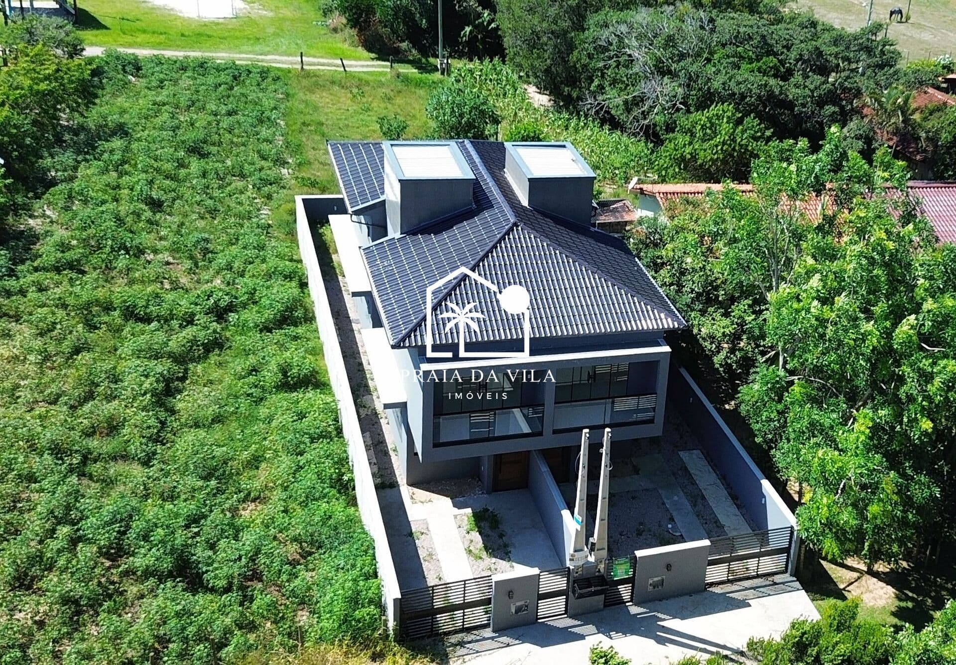 Casa com 2 Suítes a 300m da Lagoa da Ibiraquera