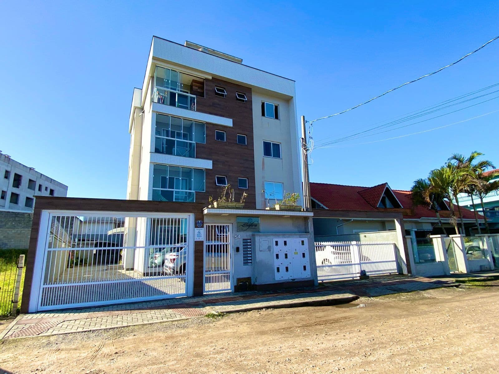 Apartamento 2 dormitórios com suíte, mobiliado, bairro Paes Leme – Imbituba