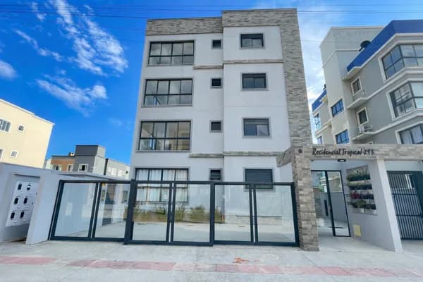 Apartamento com 2 dormitórios, sendo 1 suíte, no bairro Village
