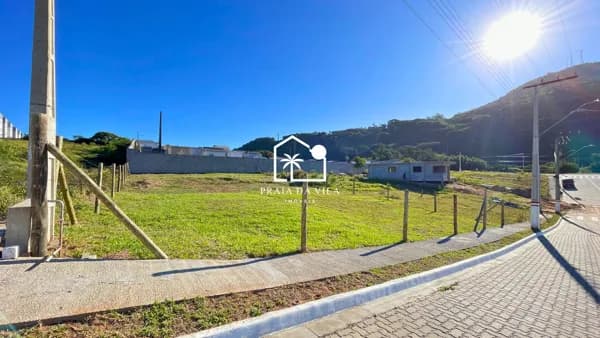 Terreno em Loteamento Planejado Próximo ao Mar
