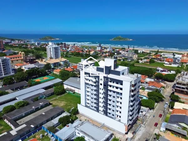 Apartamento no Centro de Imbituba com 2 Dormitórios (1 Suíte)