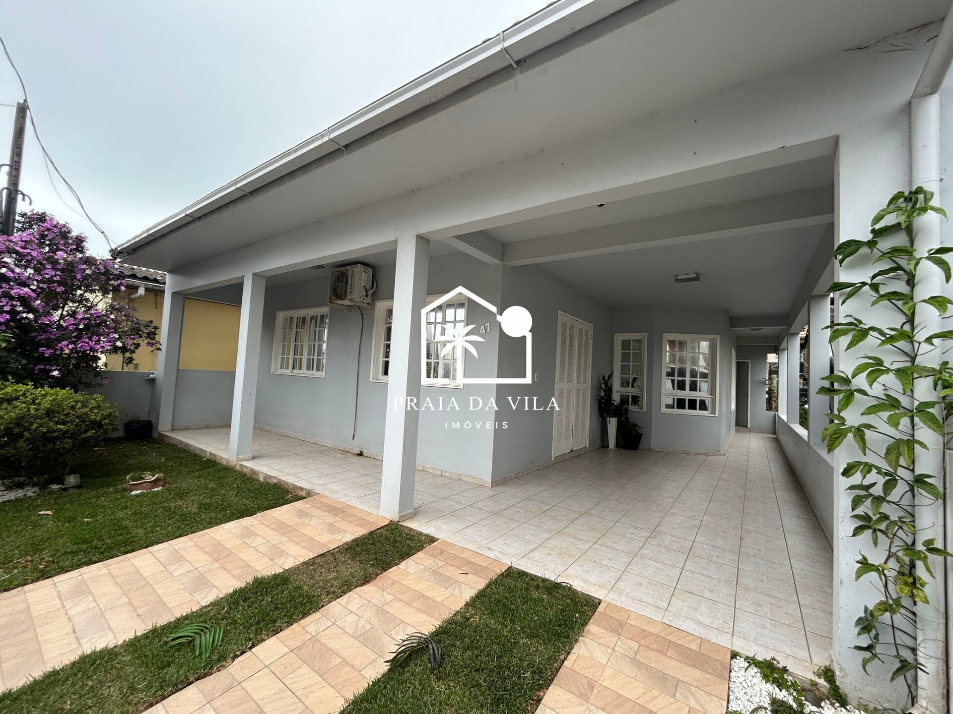 Casa Residencial no Centro com 4 Dormitórios