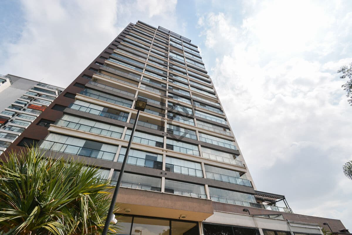 Apartamento proximo metrô andar alto com quadra de tenis