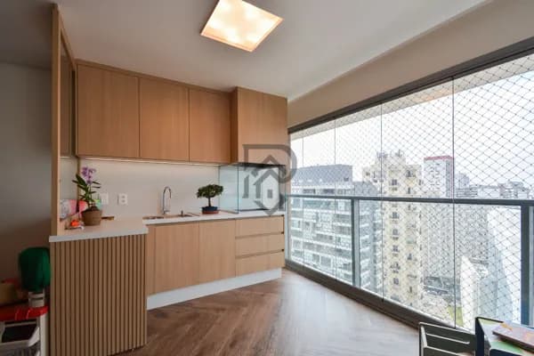 Apartamento Vila Madalena andar alto vista livre