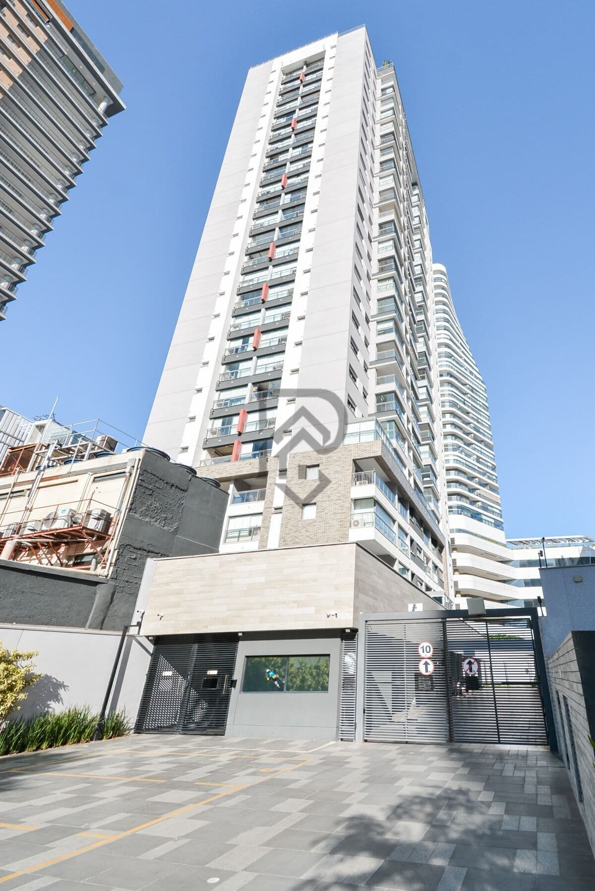 Apartamento decorado Z Pinheiros andar alto vista livre