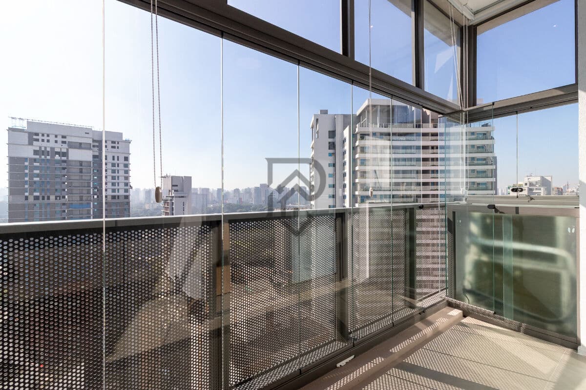 Apartamento lado Parque Ibirapuera Metrô Moema