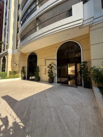 Apartamento Moema frente Colégio Móbile PORTEIRA FECHADA