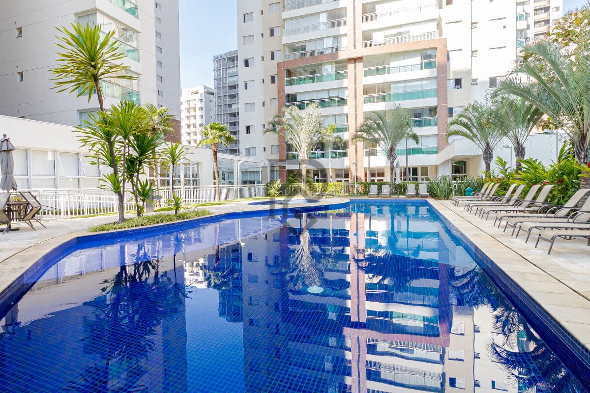 Apartamento frente ao Shopping Frei Caneca andar alto vista livre