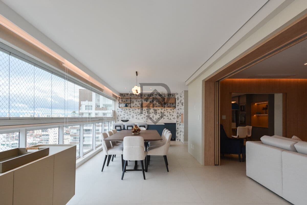 Apartamento Condomínio Soberano andar alto vista livre 4 vagas determinadas