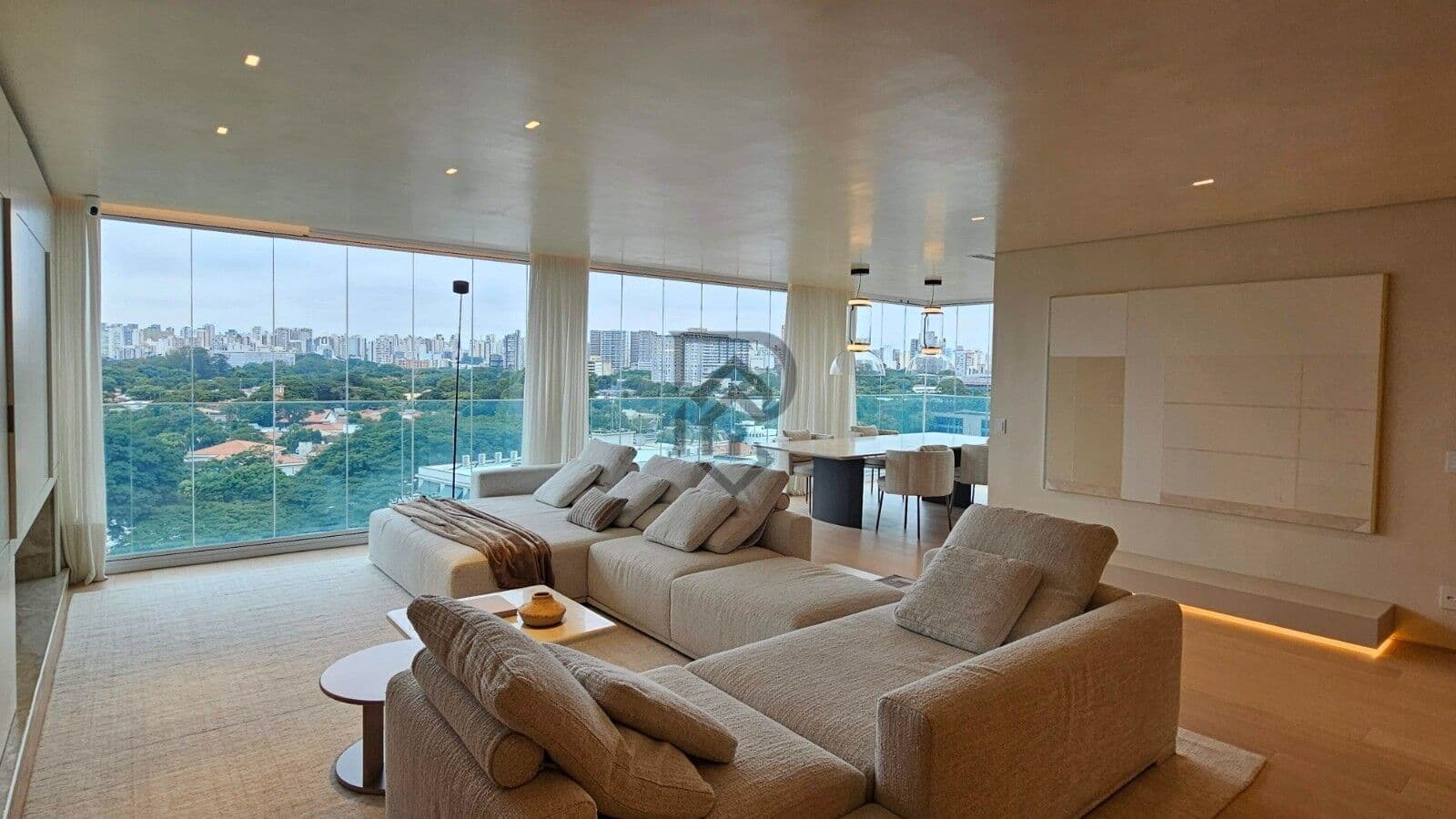 Apartamento Condomínio Oscar Ibirapuera, andar alto vista livre