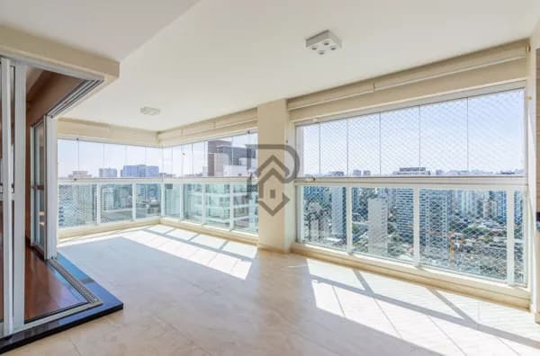 Apartamento Vila Olímpia | Quadra de tênis andar alto