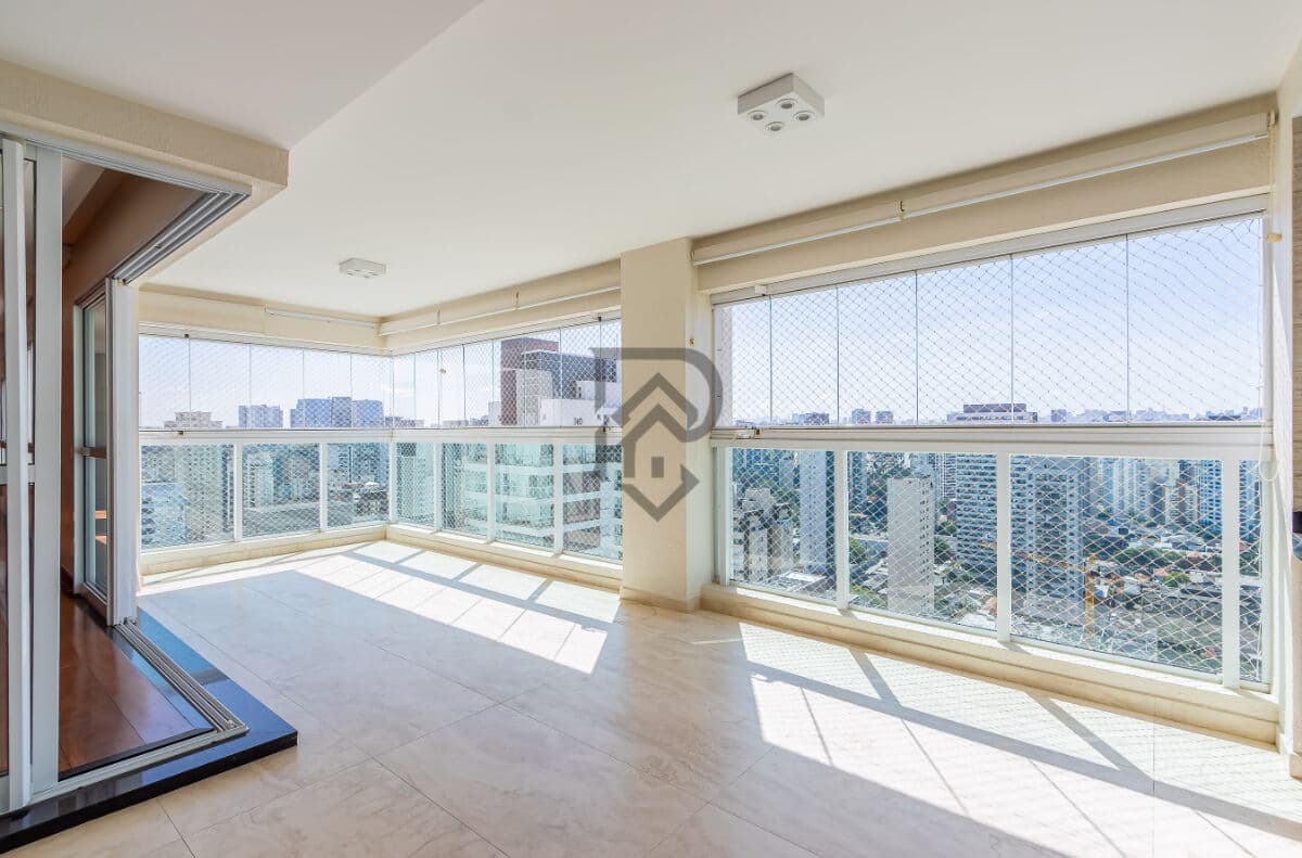 Apartamento Vila Olímpia | Quadra de tênis andar alto