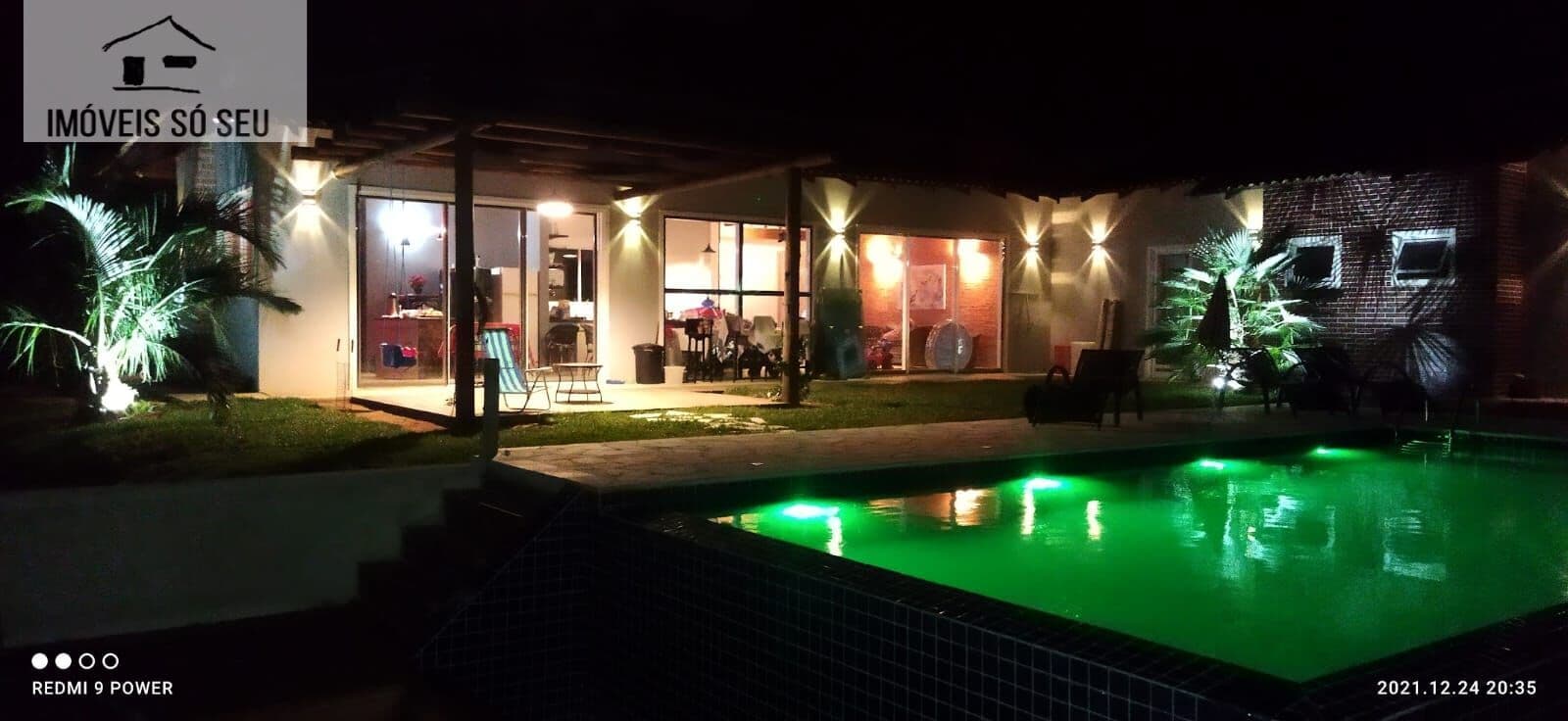 Chácara com Piscina em Condomínio.