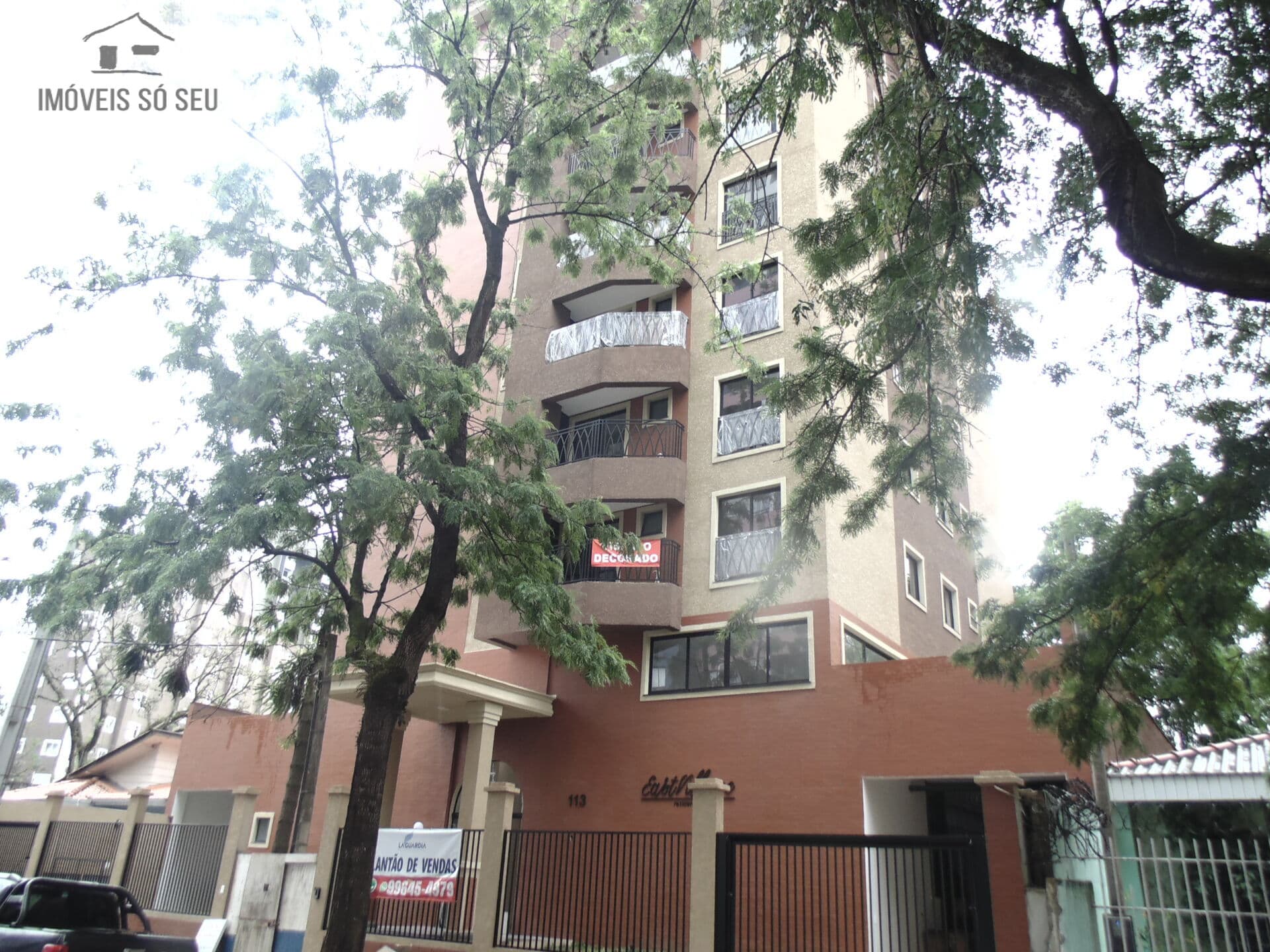 Apartamento Padrão Semi Mobiliado