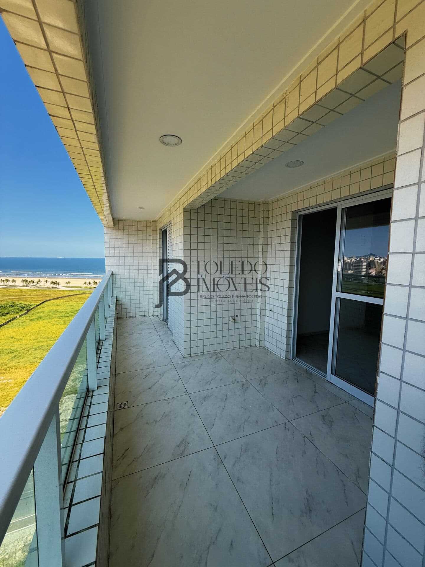 APARTAMENTO NOVO DE 02 DORMITÓRIOS COM 01 SUÍTE E 01 VAGA À VENDA – MIRIM, PRAIA GRANDE
