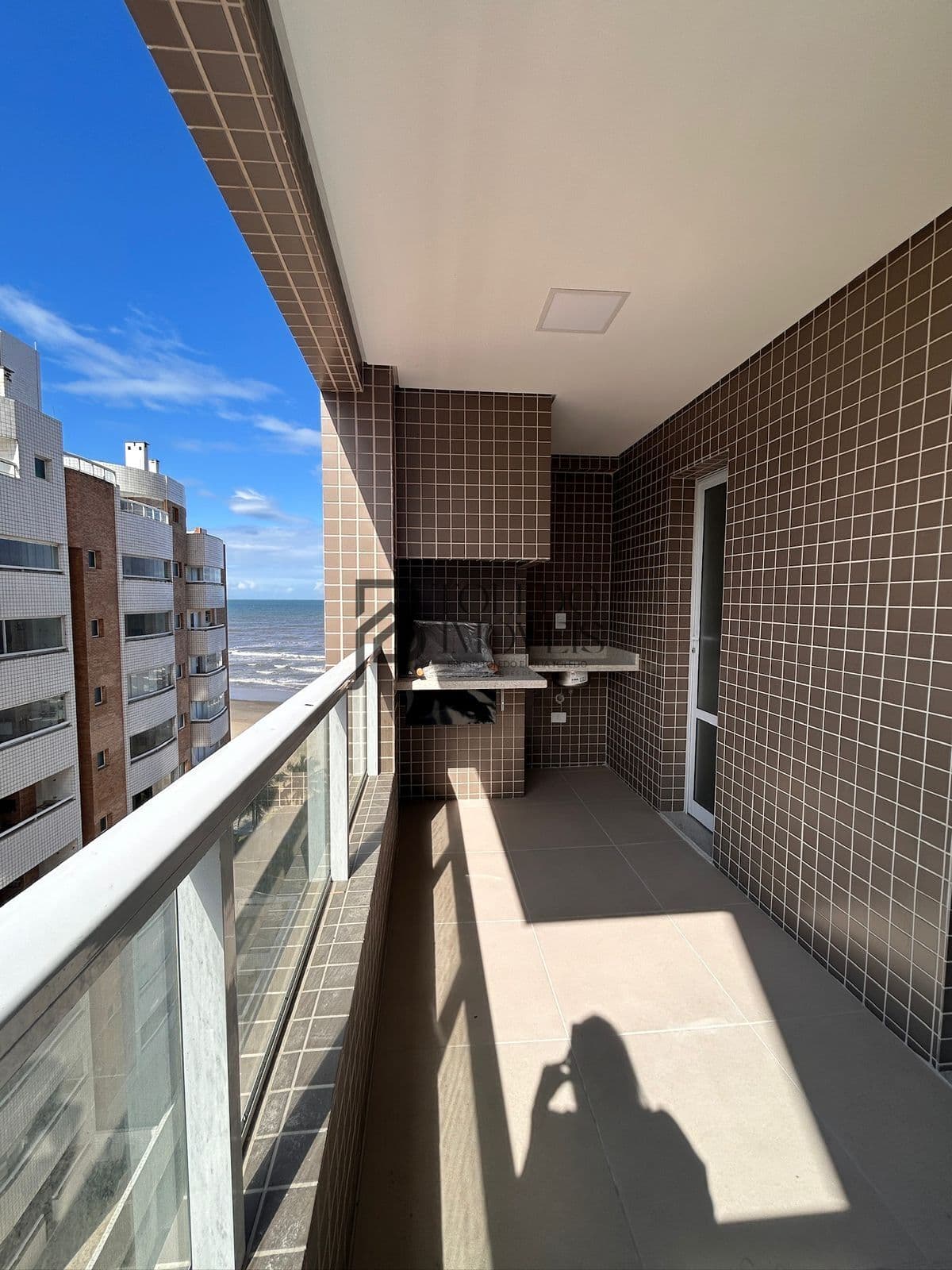Apartamento Vista mar de 1 Dormitório com suíte no bairro Jardim Real - Praia Grande