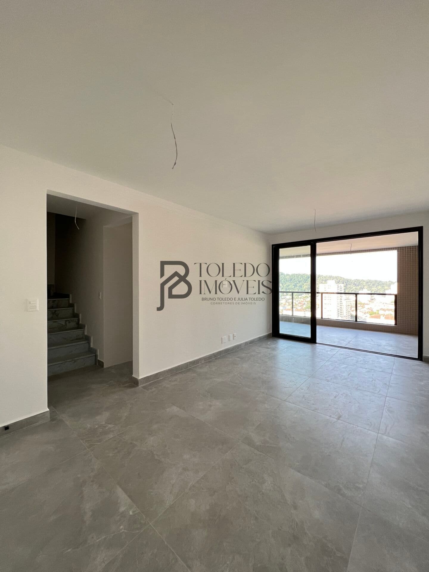 Apartamento Alto Padrão com 2 Dormitórios com suítes no Canto do Forte