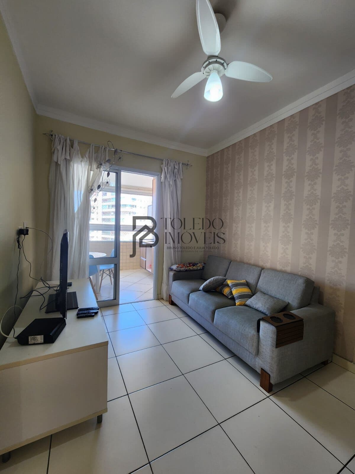 Apartamento de 2 Dormitórios sendo 1 suíte no bairro Guilhermina - Praia Grande