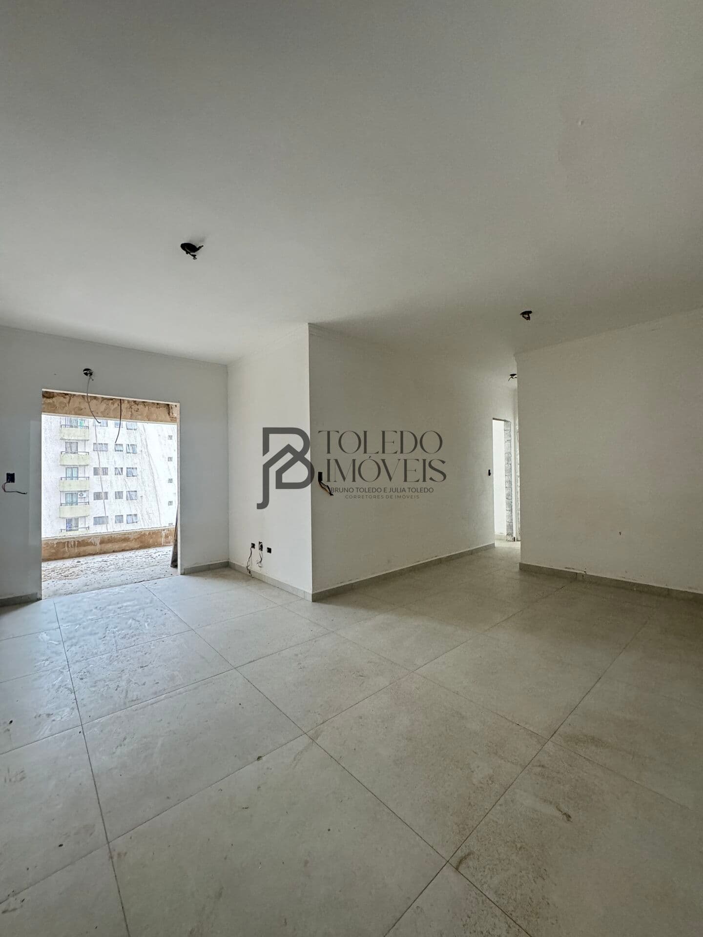 Apartamento 2 Dormitórios com Suítes no Canto do Forte - Praia Grande