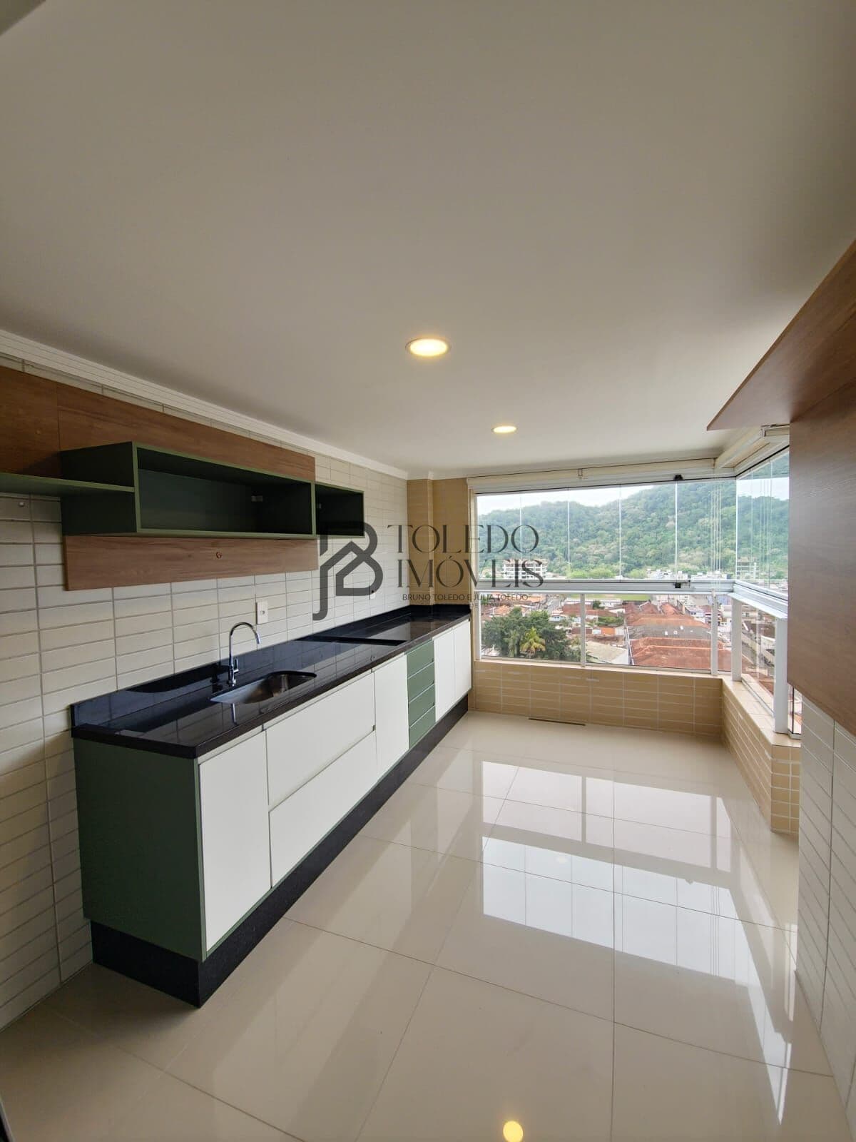 APARTAMENTO NOVO 03 SUÍTES COM PLANEJADOS NO CANTO DO FORTE - PG